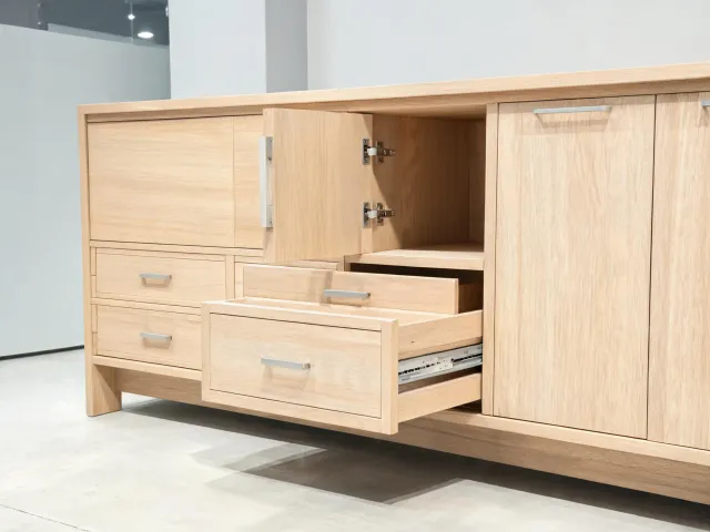 Commercial fixture storage hardware